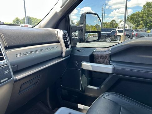 Used 2018 Ford F250 Lariat w/ FX4 Off-Road Package AWD/4WD image 16