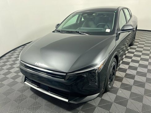 New 2025 Kia K4 EX image 8
