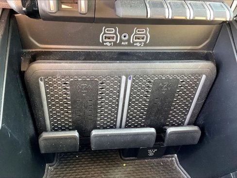 Used 2025 RAM 2500 Laramie AWD/4WD image 33