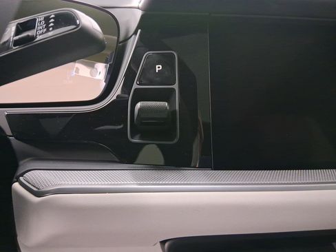 New 2026 Porsche Cayenne Coupe image 19