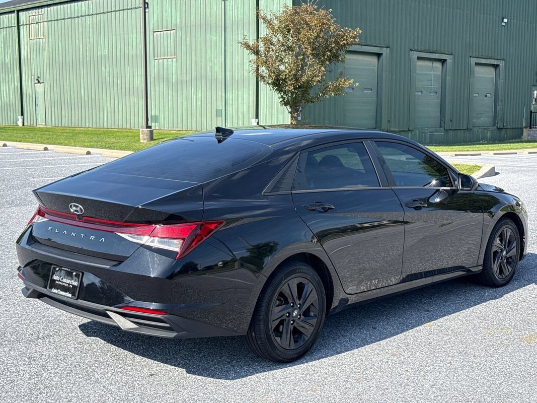 Used 2022 Hyundai Elantra SEL FWD image 8