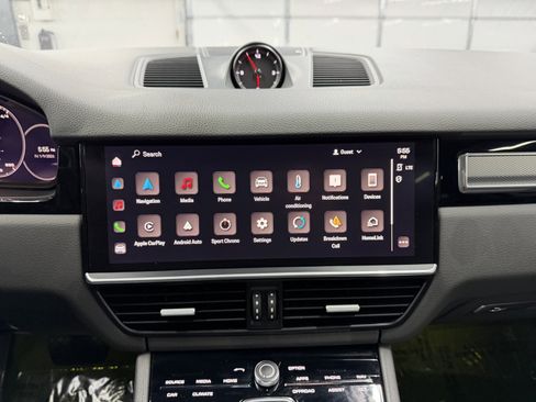 Used 2023 Porsche Cayenne Base image 15