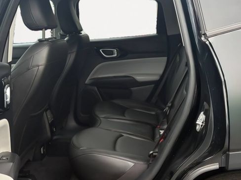 Used 2022 Jeep Compass Limited w/ Sun and Sound Group AWD/4WD image 11