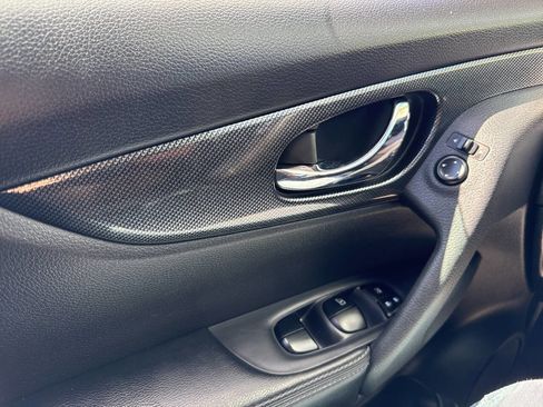 Used 2015 Nissan Rogue SL w/ SL Premium Package image 23