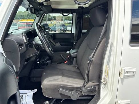 Used 2017 Jeep Wrangler Unlimited Sport w/ Quick Order Package 23S AWD/4WD image 12