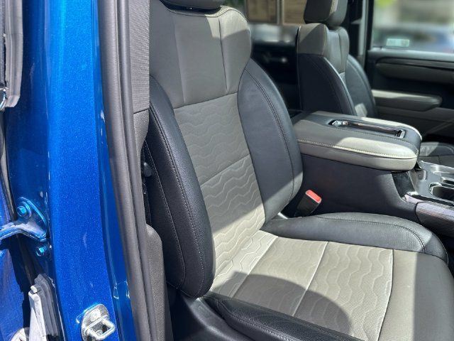 Used 2022 Chevrolet Silverado 1500 ZR2 w/ Technology Package AWD/4WD image 28