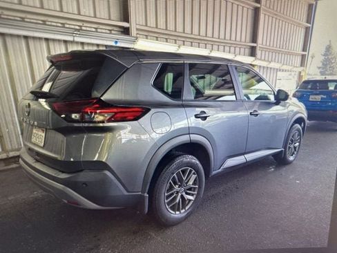 Used 2023 Nissan Rogue S FWD image 7
