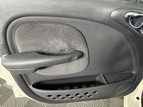 Used 2004 Chrysler PT Cruiser FWD image 17