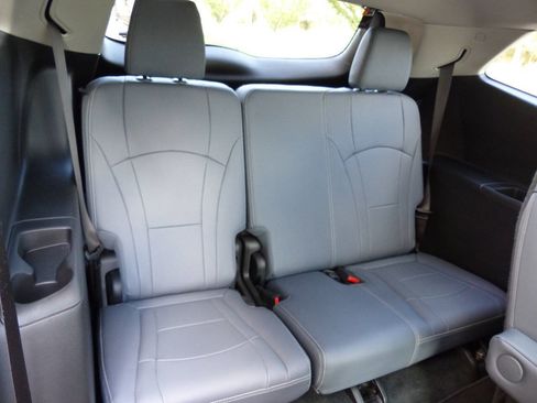 Used 2021 Buick Enclave Essence w/ Sound and Sites Package AWD/4WD image 59