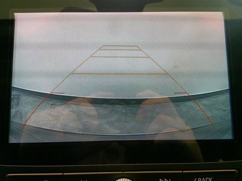 Used 2018 Chevrolet Volt LT w/ LT Driver Confidence Package image 21