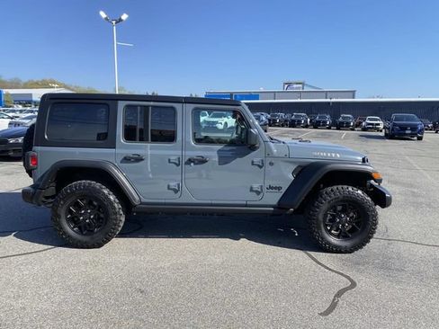 Used 2024 Jeep Wrangler Unlimited Sport AWD/4WD image 5