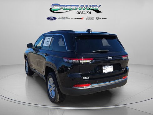 New 2025 Jeep Grand Cherokee Laredo image 5