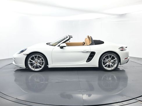 Certified 2017 Porsche 718 Boxster RWD image 2