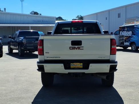 Used 2017 GMC Sierra 2500 Denali w/ Duramax Plus Package image 6