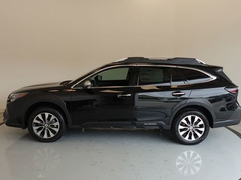 Used 2025 Subaru Outback Touring w/ Tech Package 2 image 9