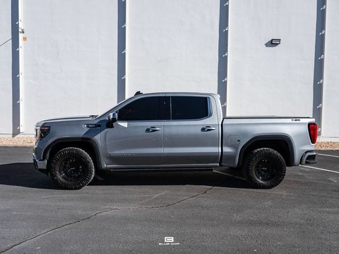 Used 2025 GMC Sierra 1500 SLE w/ X31 Off-Road Package AWD/4WD image 2