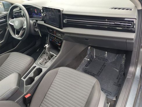 Used 2025 Volkswagen Jetta S image 28