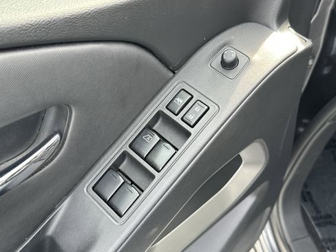 Used 2023 Nissan Frontier SV w/ SV Convenience Package image 15