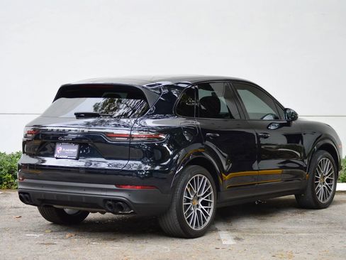 Used 2023 Porsche Cayenne Platinum Edition image 14