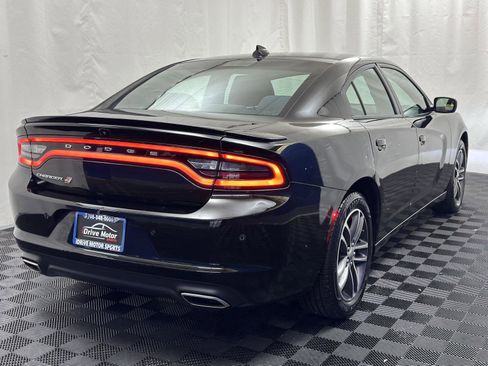 Used 2019 Dodge Charger SXT image 9