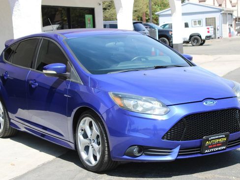 Used 2014 Ford Focus ST w/ Equipment Group 202A FWD image 3