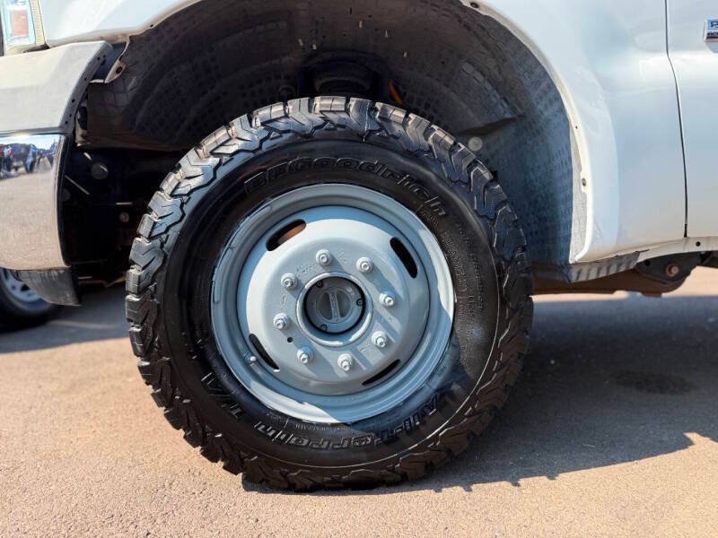 Used 2006 Ford F350 Lariat AWD/4WD image 14