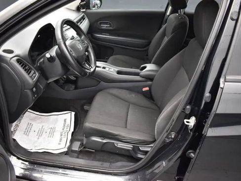 Used 2017 Honda HR-V LX image 14