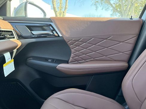New 2025 Mitsubishi Outlander SEL image 26