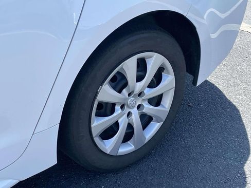 Used 2025 Toyota Corolla LE image 22