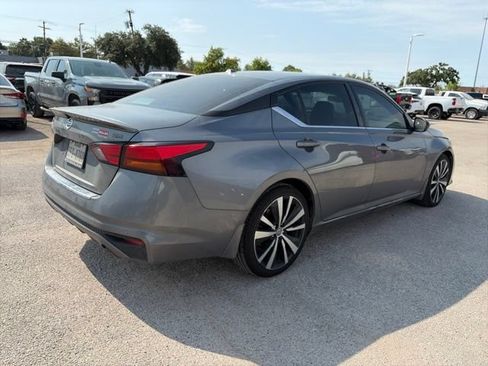 Used 2022 Nissan Altima 2.5 SR FWD image 3