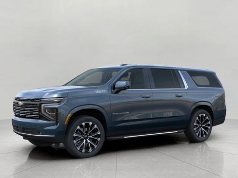 Used 2026 Chevrolet Suburban High Country AWD/4WD image 2