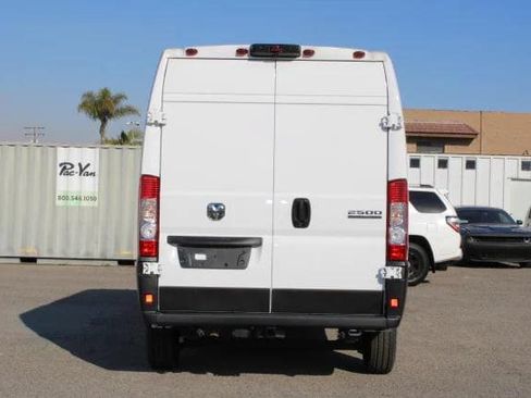 New 2025 RAM ProMaster 2500 w/ Convenience Group FWD image 4