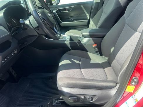 Certified 2022 Toyota RAV4 XLE w/ Convenience Package image 10