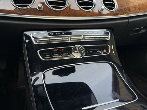 Used 2017 Mercedes-Benz E 300 image 13