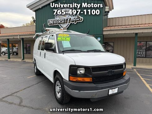 Used 2014 Chevrolet Express 2500 RWD image 1