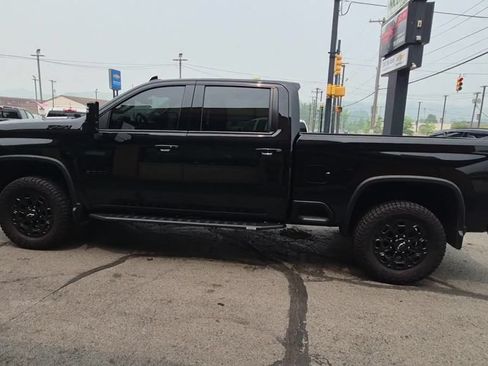 Used 2024 Chevrolet Silverado 3500 LTZ w/ LTZ Plus Package AWD/4WD image 7
