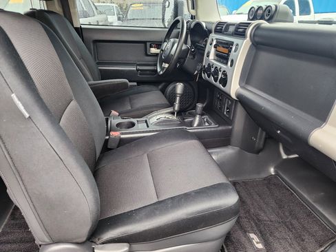 Used 2008 Toyota FJ Cruiser 4WD image 27