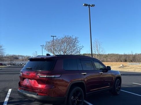 Used 2024 Jeep Grand Cherokee L Altitude image 7