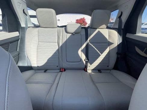 Used 2024 Land Rover Discovery Sport S image 24