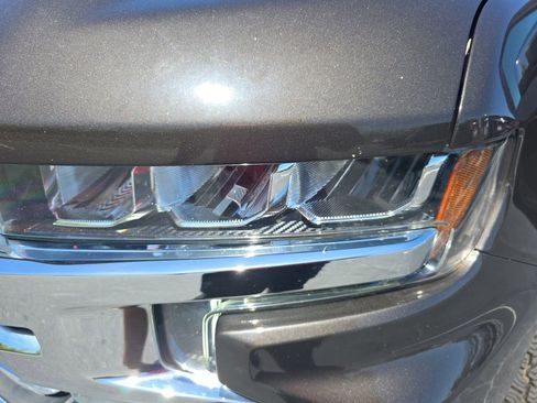 Used 2021 Chevrolet Silverado 1500 LT image 32