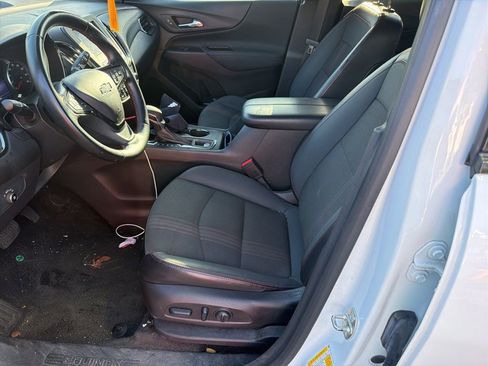 Used 2023 Chevrolet Equinox RS FWD image 9