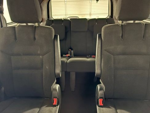 Used 2020 Dodge Grand Caravan SE FWD image 34