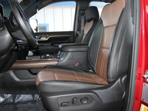 Used 2024 Chevrolet Silverado 2500 High Country w/ Technology Package AWD/4WD image 28