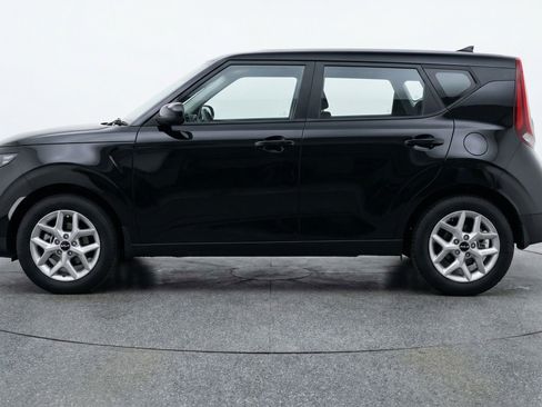 Used 2025 Kia Soul LX w/ LX Technology Package image 5