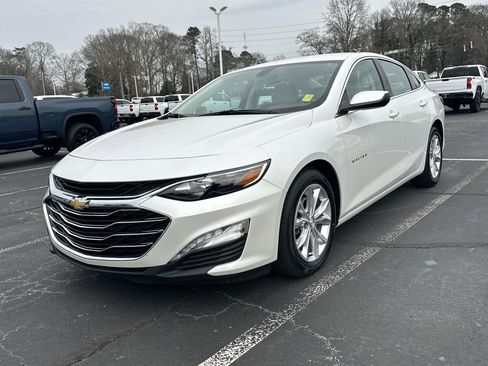 Used 2019 Chevrolet Malibu LT w/ Leather Package image 3
