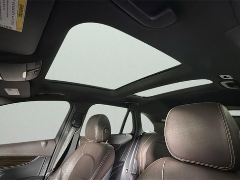 Used 2017 Mercedes-Benz GLC 300 4MATIC image 24
