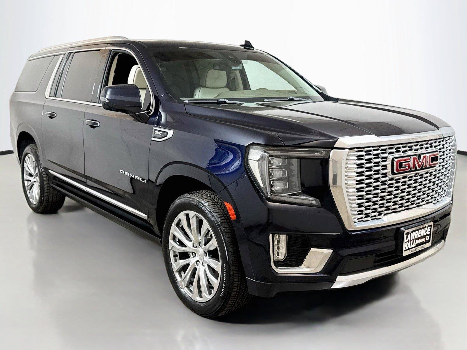 Certified 2022 GMC Yukon XL Denali AWD/4WD image 3