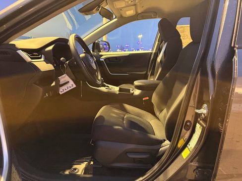 Used 2025 Toyota RAV4 LE image 9