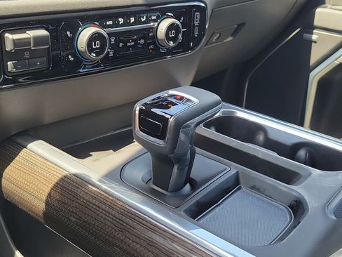 Used 2025 Chevrolet Silverado 1500 LT Trail Boss AWD/4WD image 27