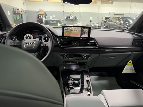 Used 2024 Audi Q5 e Prestige image 28